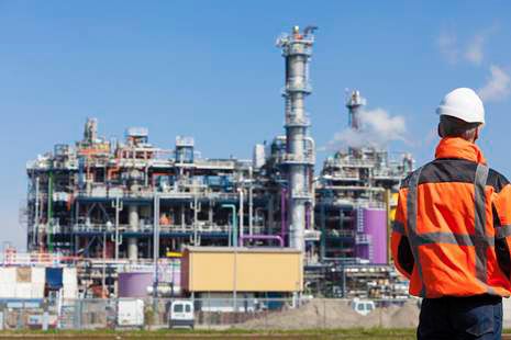 杜邦石油和天然气聚合物适用于精炼密封应用。