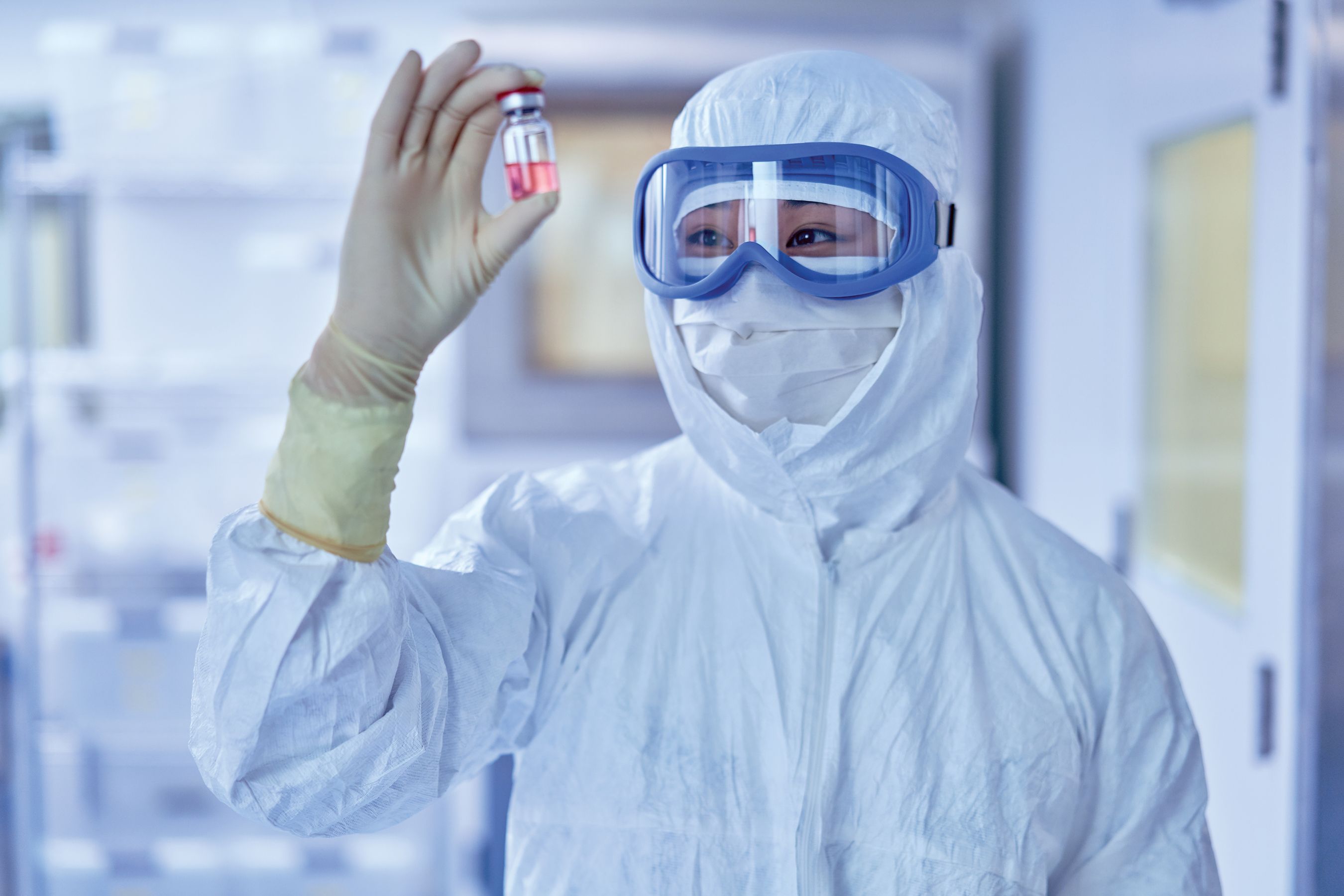 Tyvek® IsoClean® Cleanroom Apparel | DuPont USA